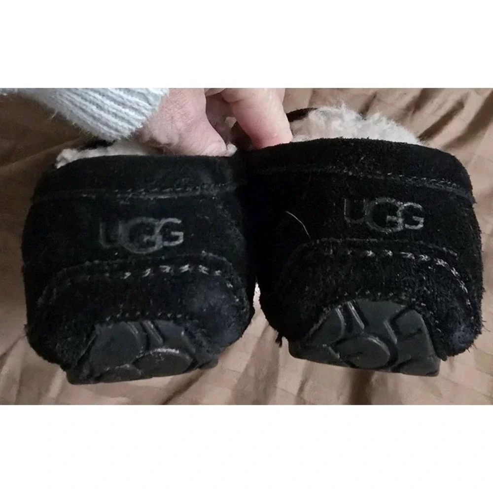 UGG Black Suede Ascot Loafer Slipper Unisex Kids Size 13‎